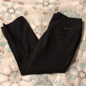 Nike dri-fit Capri leggings